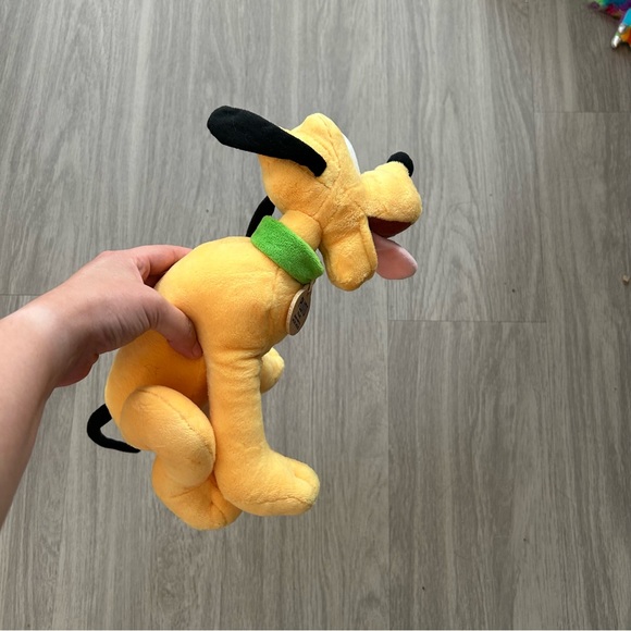 Pluto stuffed animal - Picture 4 of 4